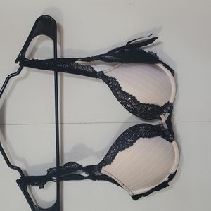 Woman's Victoria Secret bra.